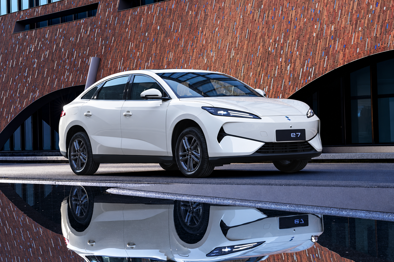 BYD Linghui E7